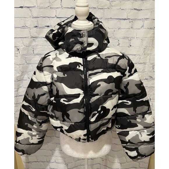 Almost Famous black and white camouflage cropped puffer jacket Size 1X - Picture 1 of 8